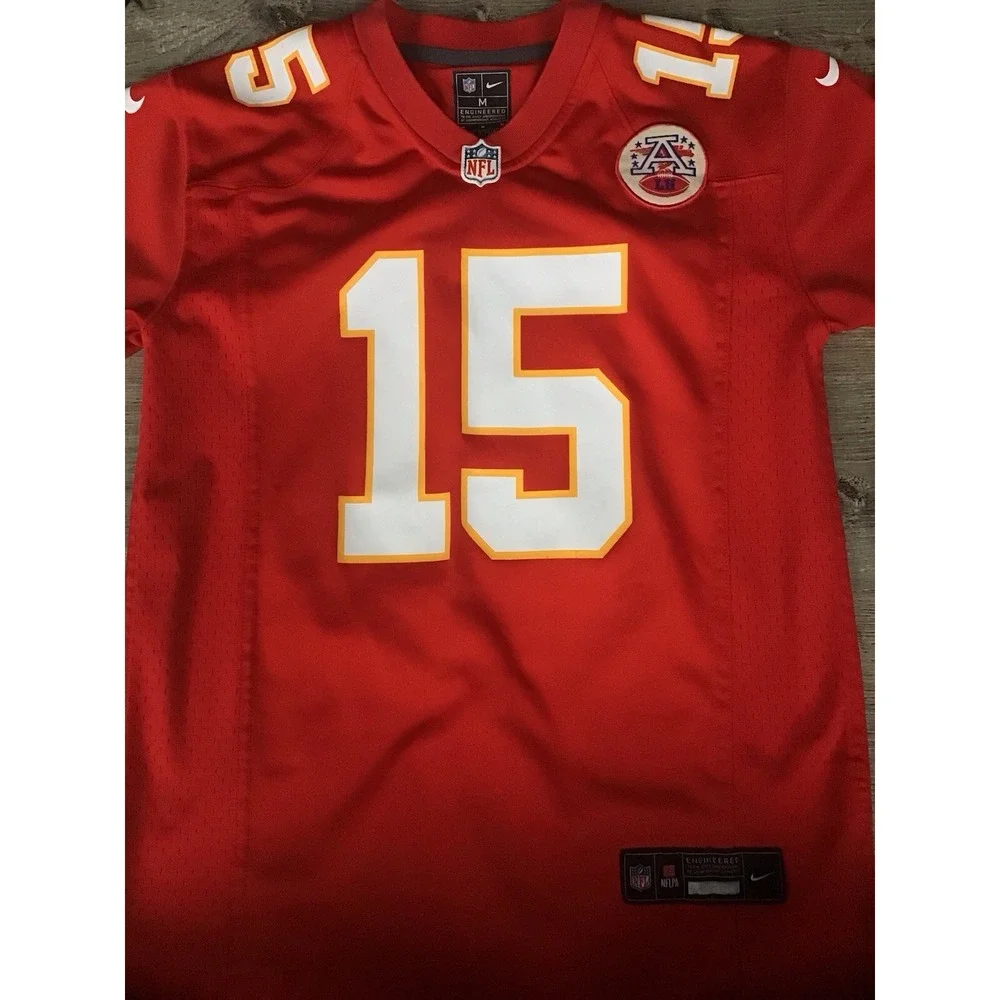 NIKE YOUTH BOYS Medium KC CHIEFS #15 PAT MAHOMES FOOTBALL JERSEY